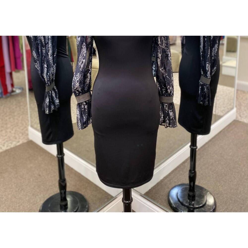 NEW JULIAN CHANG women's scoop neck long sleeve dress in black